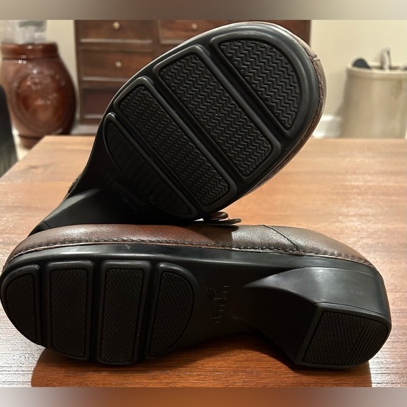 Dansko Solstice‎ Button Strap Clogs Mules Brown Slip-On Size 41 US 10.5/11 - Picture 6 of 7